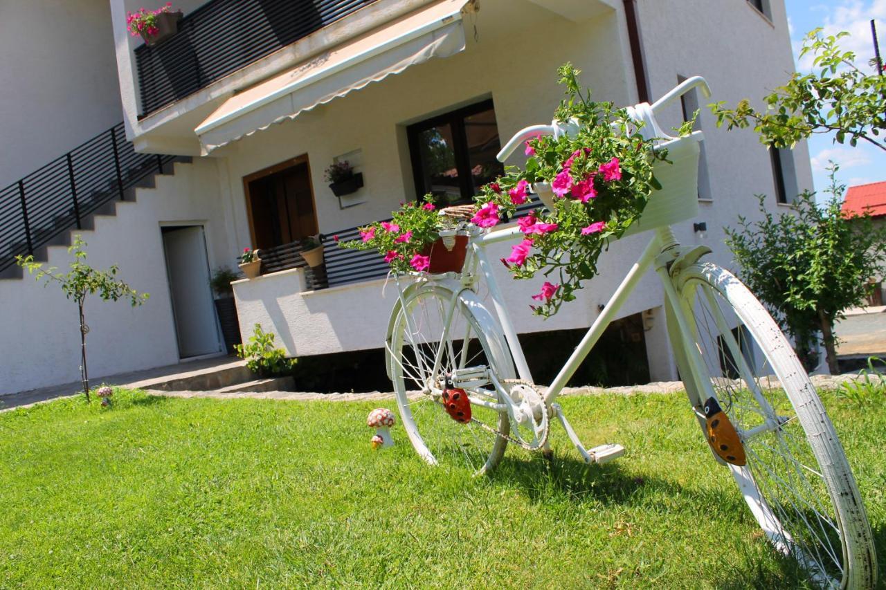 Belov Rooms And Apartments Demir Kapija Luaran gambar