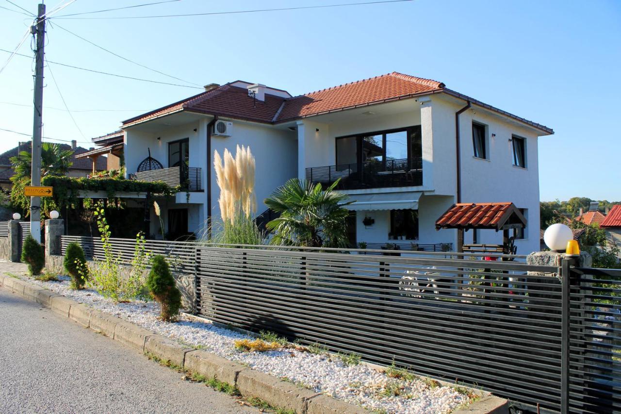 Belov Rooms And Apartments Demir Kapija Luaran gambar
